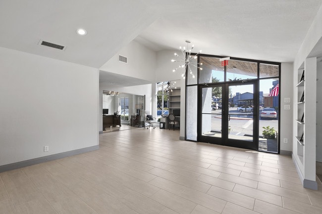 Oficina de arrendamiento - The View at Lake Highlands