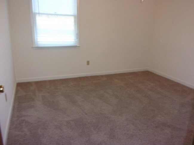 Photo - 704 Leeville Pike