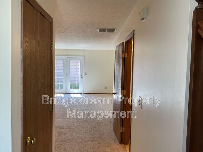 Photo - 4579 Burchdale St