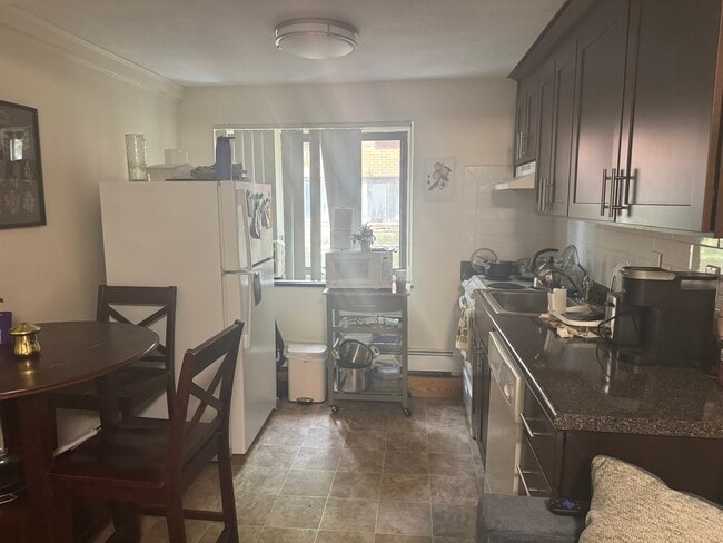 Photo - 16 Chester St Unit 3