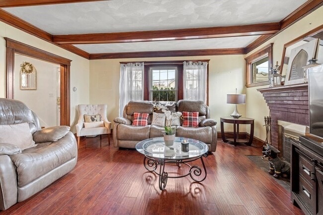 Photo - 162 Elliot Ave