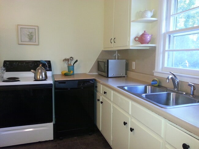 Photo - 223 Barclay Road