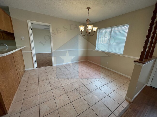 Photo - 1303 August Dr