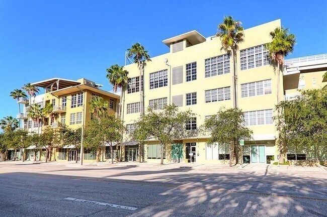 Photo - 435 N Andrews Ave Unit 402