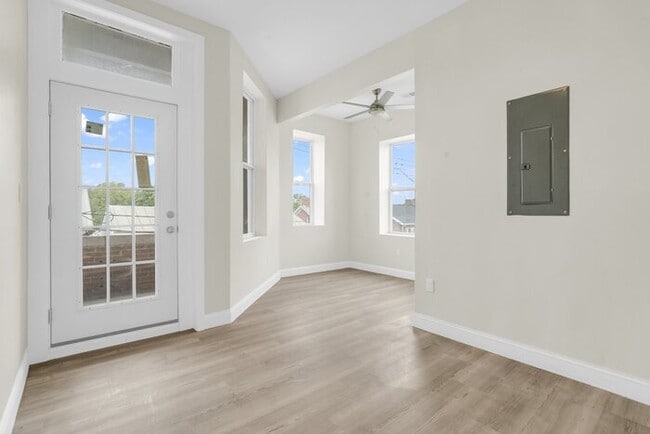 Photo - 18 N Main St