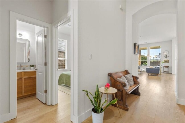 Photo - 132 Emerald Garden Rd