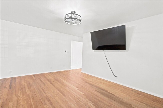 Photo - 601 Poplar Ave