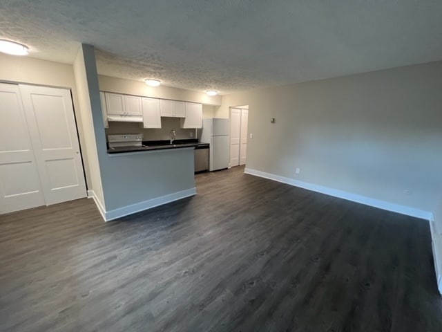 Photo - Pine Lake Apartments