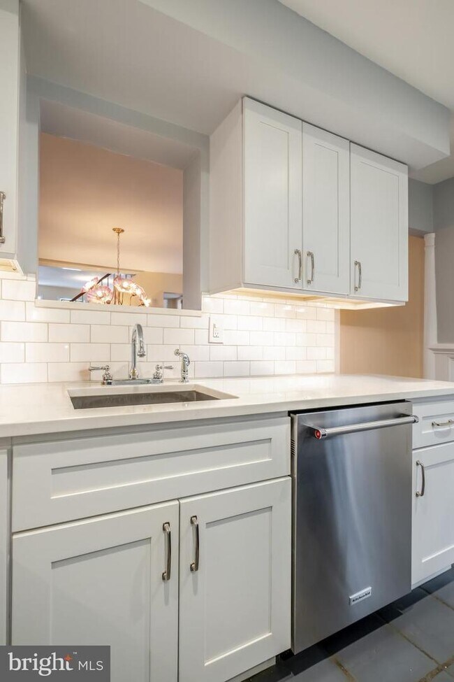 Photo - 908 S Front St