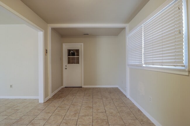 Photo - Cute & Cozy 3 Bedroom with Extra Storage!