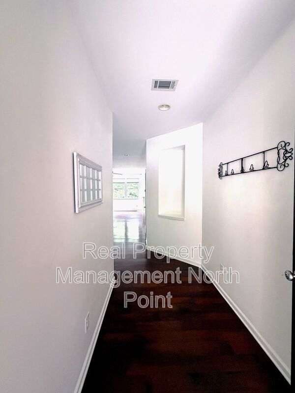 Photo - 2160 Crestridge Trail NE