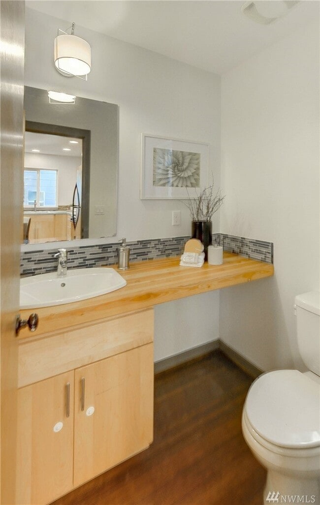 Photo - 4032 Pasadena Pl NE