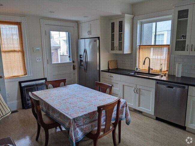 Building Photo - 9 Fayette St Unit 1 Rental