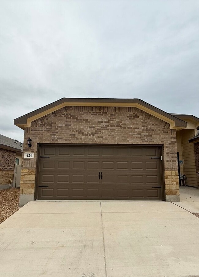 Photo - 431 Emma Dr Townhome