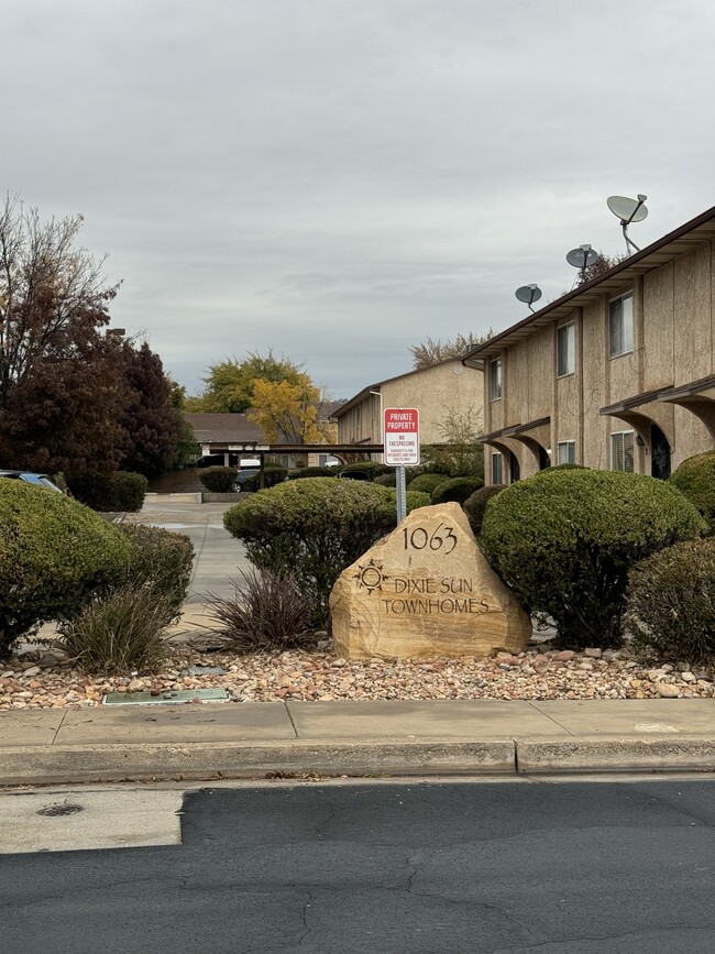 Photo - 1063 600 S St Townhome