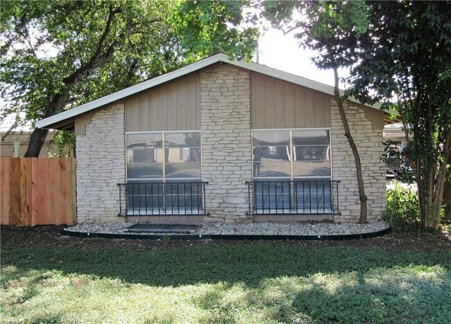 Photo - 2724 St Edwards Cir Townhome