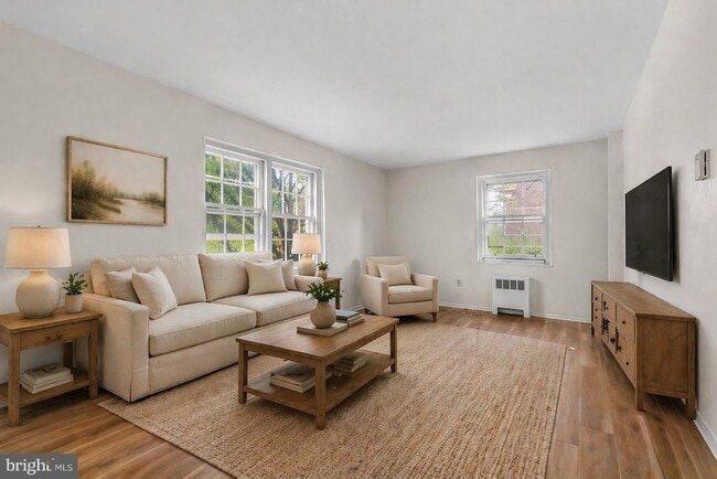 Building Photo - 734 North Terrace