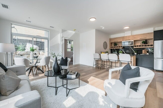 Building Photo - Stride on Union