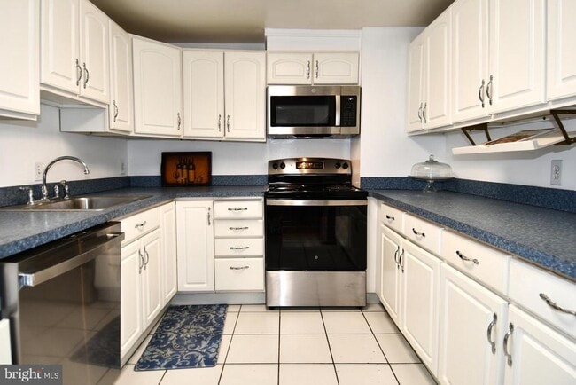 Building Photo - 4601 N Park Ave Unit 101