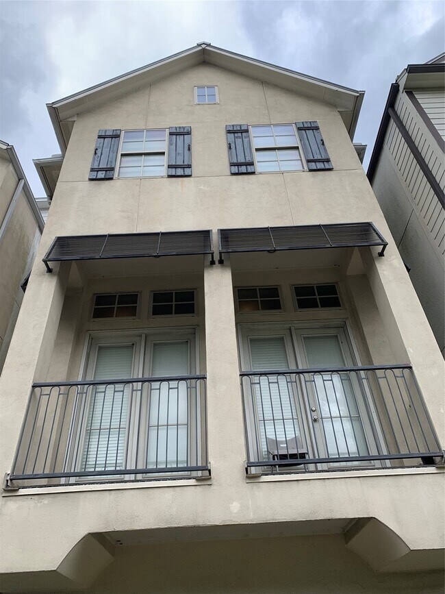 6306 Grand Blvd