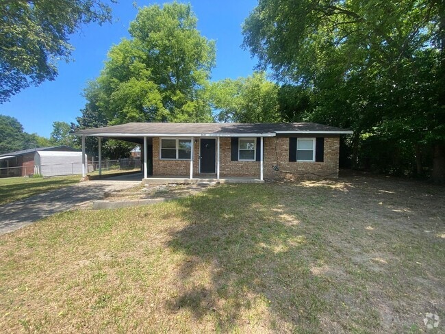 Building Photo - **AVAILABLE NOW**3 Bedroom / 1 Bathroom Ho... Rental