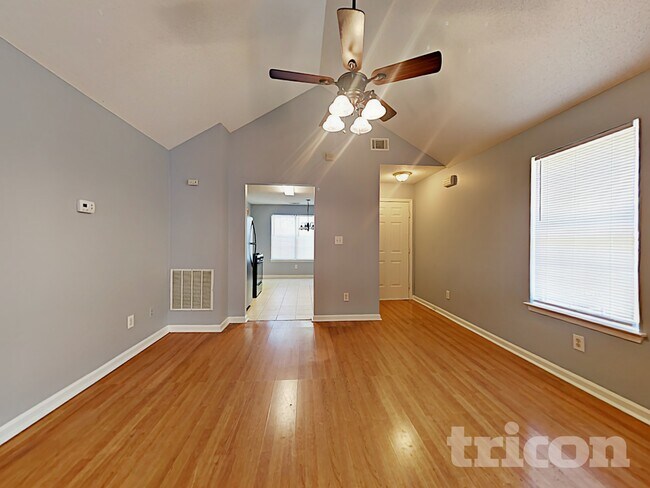 Photo - 1049 Charlbury Pl