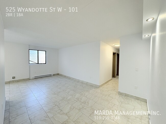 Building Photo - SPACIOUS 2 BED/1 BATH APT ON WYANDOTTE & BRUCE INCLUSIVE W/$50 CAP! Unit 101