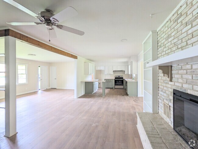 Building Photo - 9115 Strong Dr SE Rental