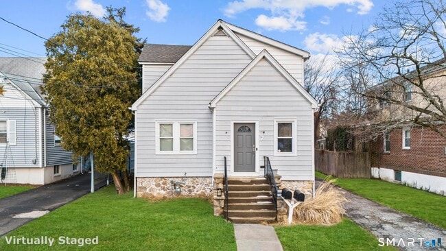 Building Photo - 7 Willowbrook Pl Unit 1st Fl