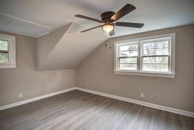 Photo - 237 Queen St Unit #3