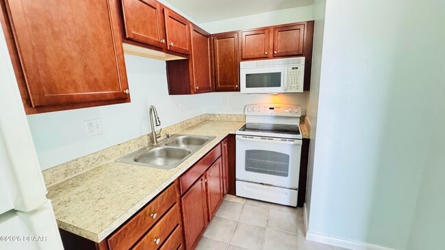 Photo - 732 N Halifax Ave Unidad #405