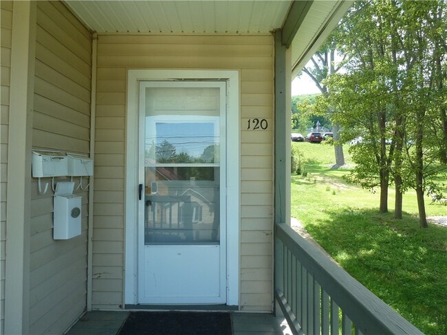 120 W 6th St