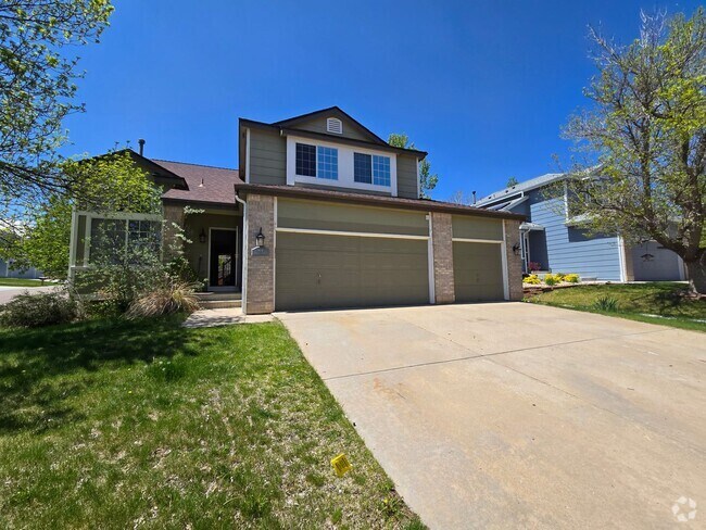 Building Photo - Beautiful and Fresh Updated Four Bedroom H... Rental