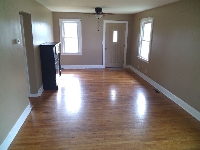 Photo - 456 River Dr