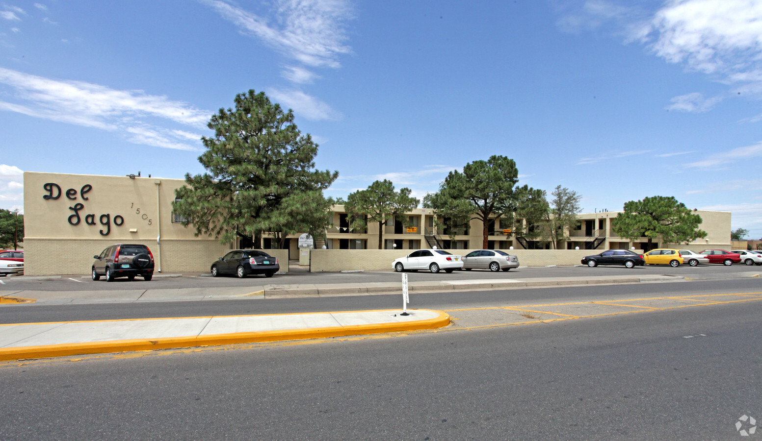 Del Lago Apartments - Del Lago Apartments
