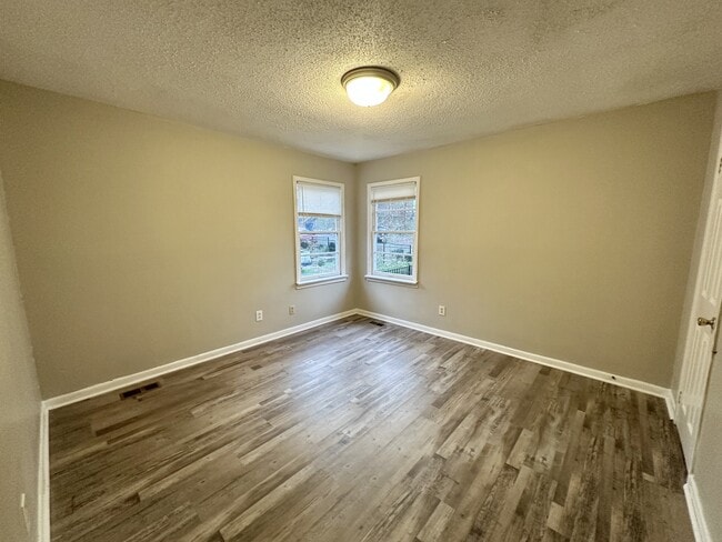 Photo - 1045 Waverly St