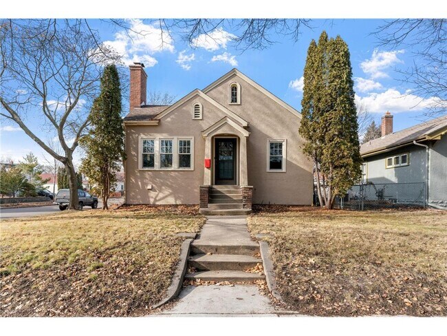 Photo - 2300 NE McKinley St