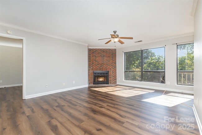 Building Photo - 1608 Sharon Rd W Unit 46 Rental