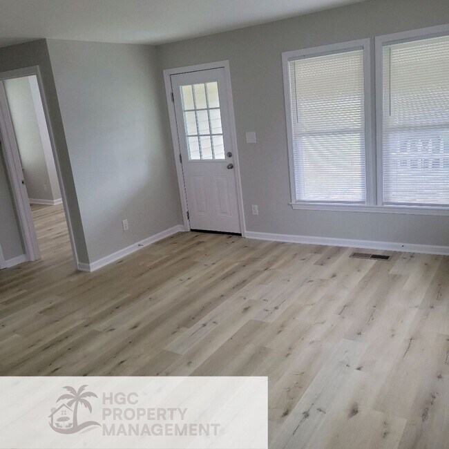 Photo - 1547 Barnes St