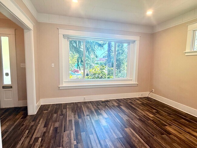Photo - Beautifully Updated Craftsman in the Heart of North Tacoma