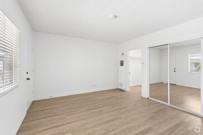 Studio - 450SF - Living Room/Bedroom