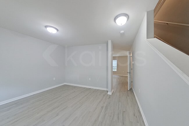 Photo - 108 Amber Mill Cir