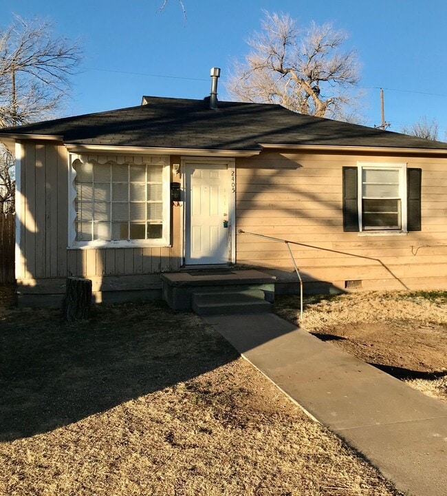 Building Photo - 2 Bedroom, 1 Bathroom Home in North Amaril...