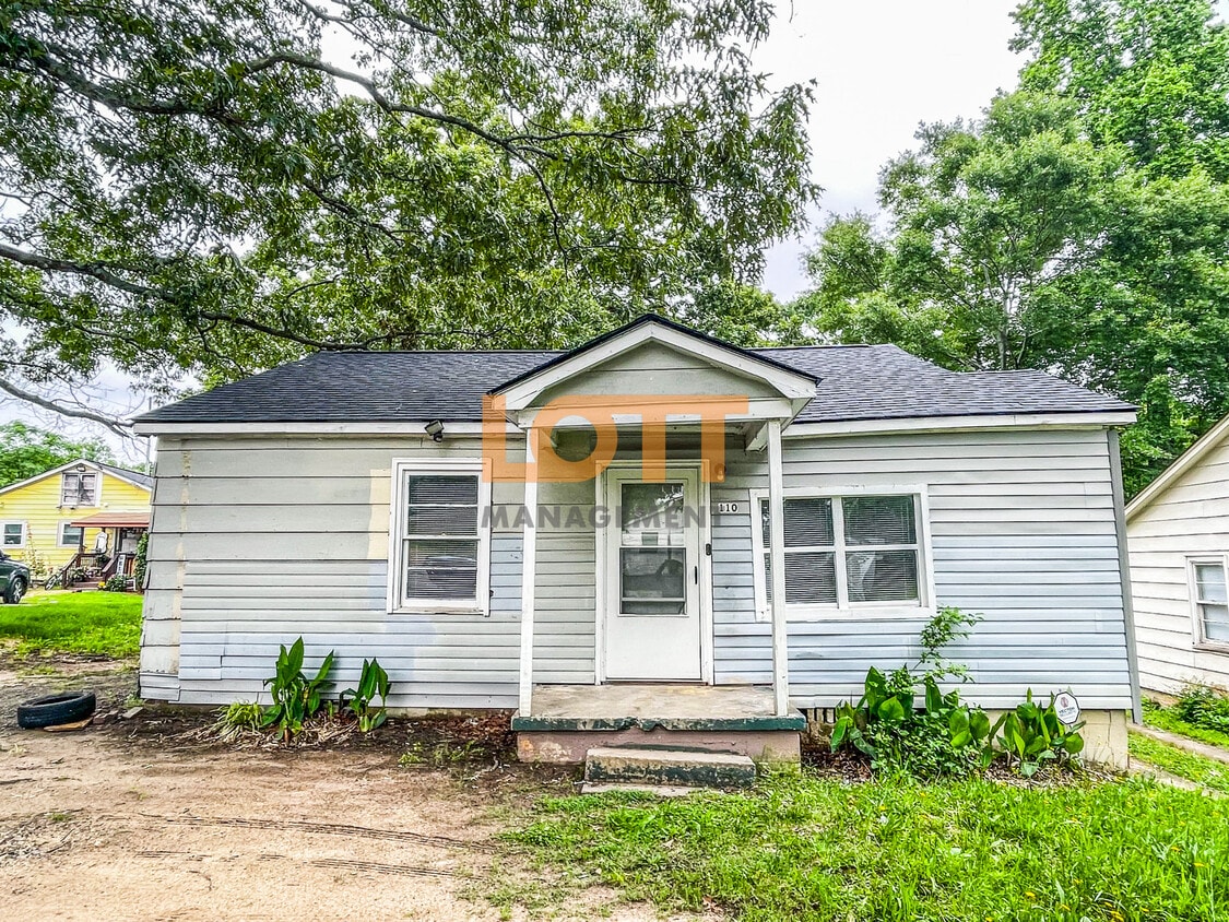 Photo - 110 W Main St (Greenville, SC)