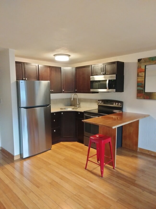 Photo - 340 Main St Unit 5