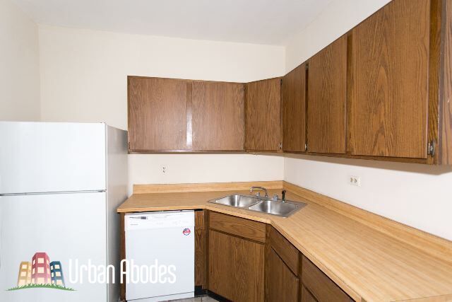 Photo - 3523 N Racine Ave Unit M05B