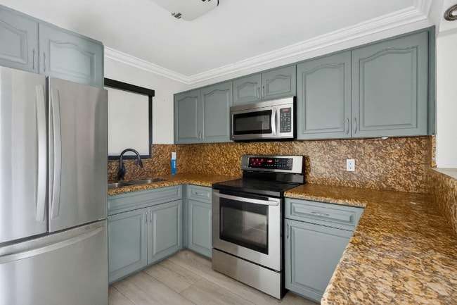 Photo - 2061 NW 27th St