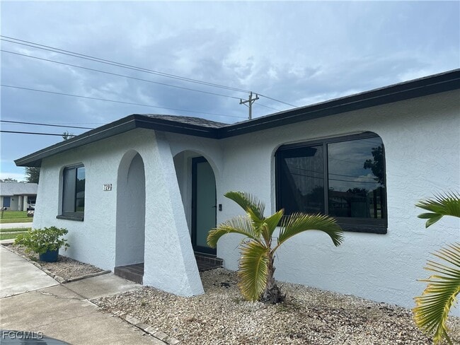 Building Photo - 729 SW 46th St Rental