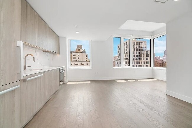 Photo - 200 E 23rd St Unidad 15G