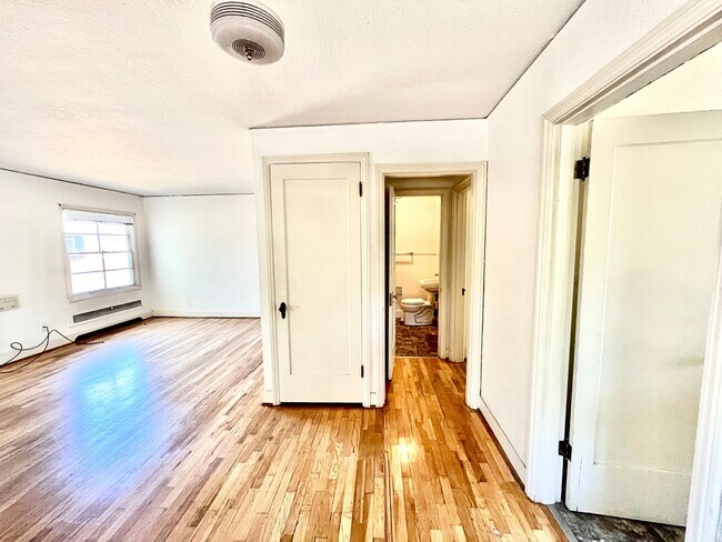 Photo - A good connection makes all the difference Unit 1085